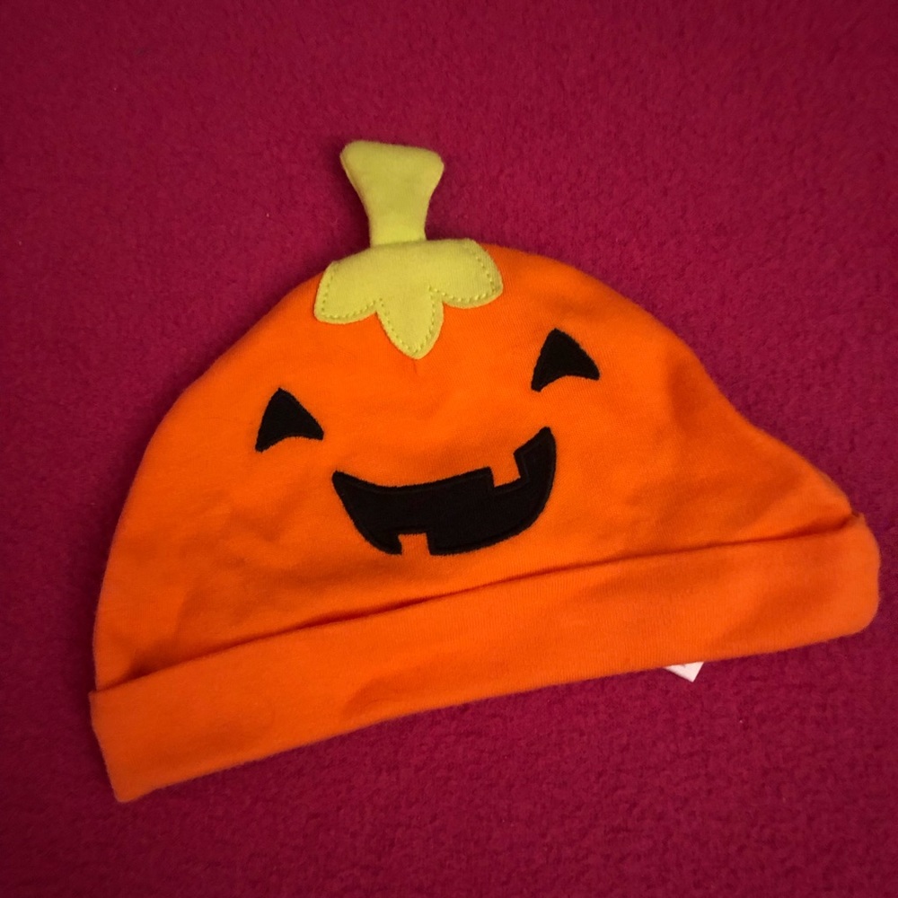 ❤️ Carter’s pumpkin hat